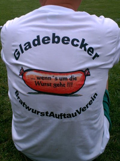 Die ersten Vereinsshirts